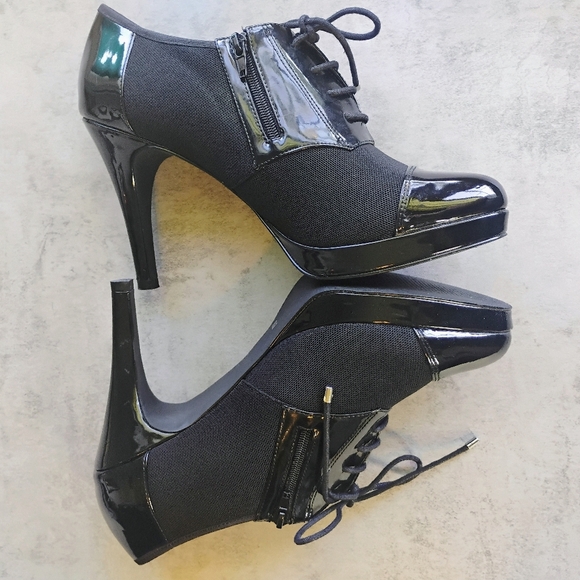 Impo Stretch Bootie Heels Womens 8.5M Black Pointed Toe Lace Up Witchy Goth - Picture 8 of 12